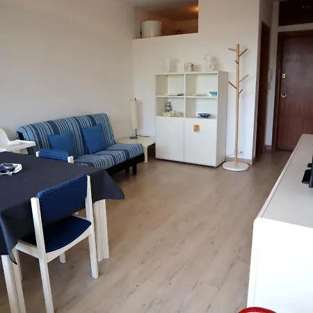 Apartment Modern Two-bedroom With Seaview Balcony Lignano Sabbiadoro