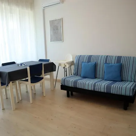 Modern Two-bedroom With Seaview Balcony Apartment *